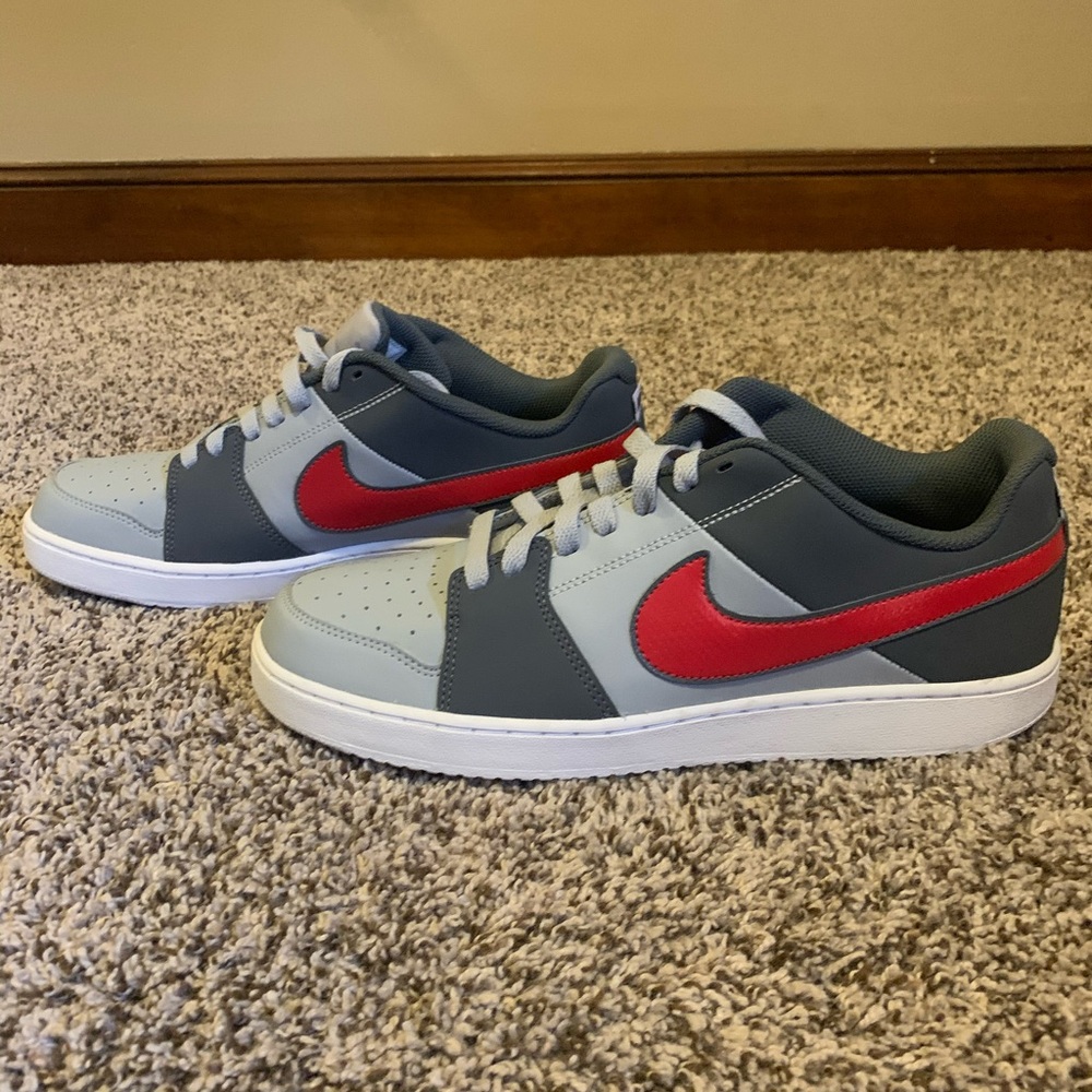 Nike (unworn,cool style)